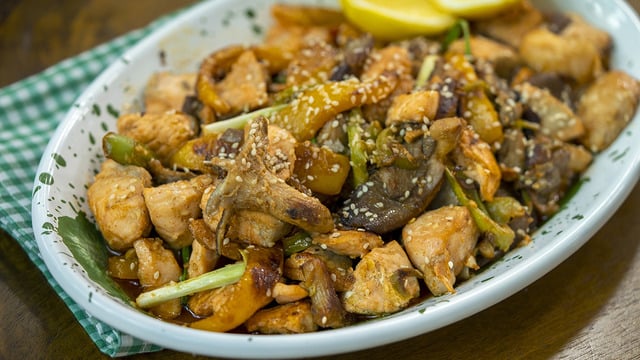 Hem Farklı Hem Leziz: Mantarlı Somon Kavurma