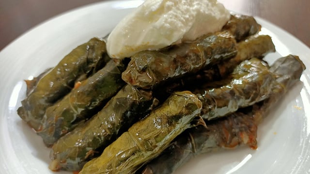 Yaprak Sarmasına Alternatif: Kıymalı Pazı Sarması