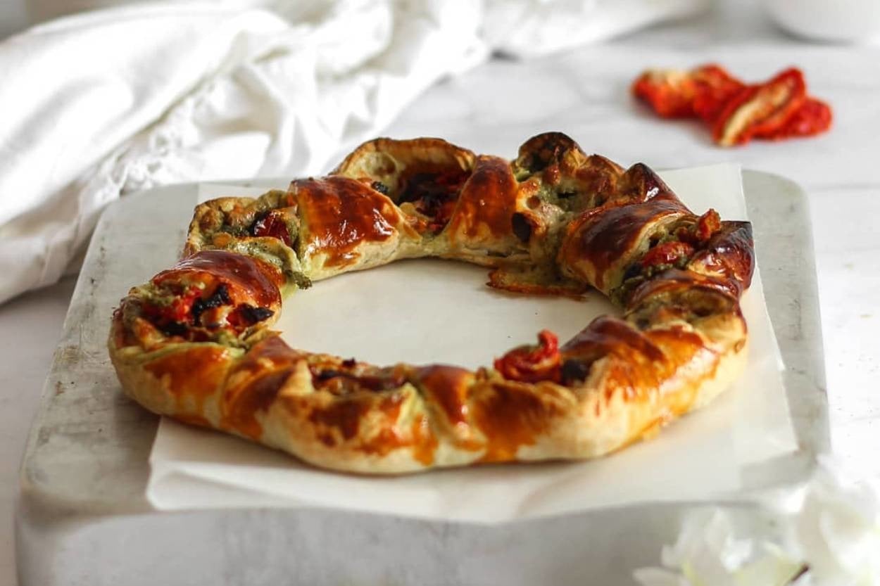 Enfes Görünümüyle: Milföy Çelenk
