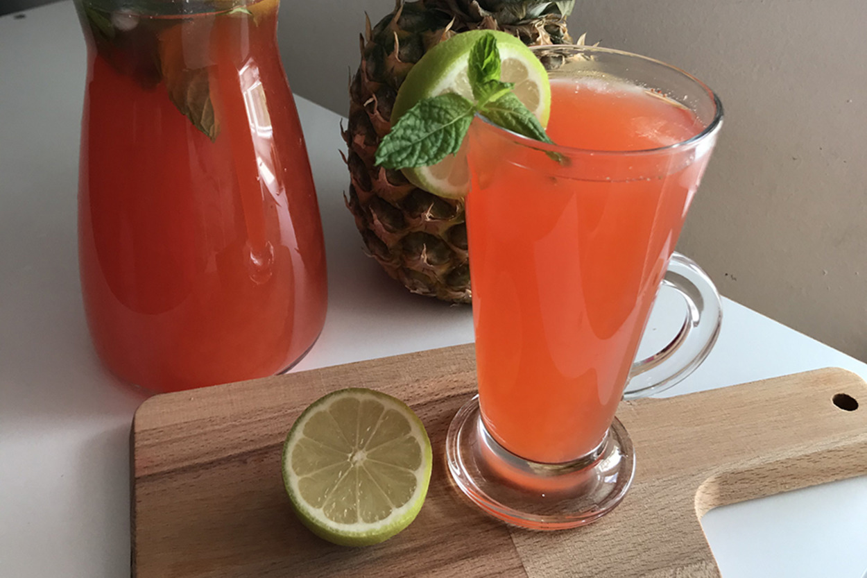 Serinlemek İsteyenlere: Çilekli Fit Limonata