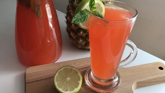 Serinlemek İsteyenlere: Çilekli Fit Limonata