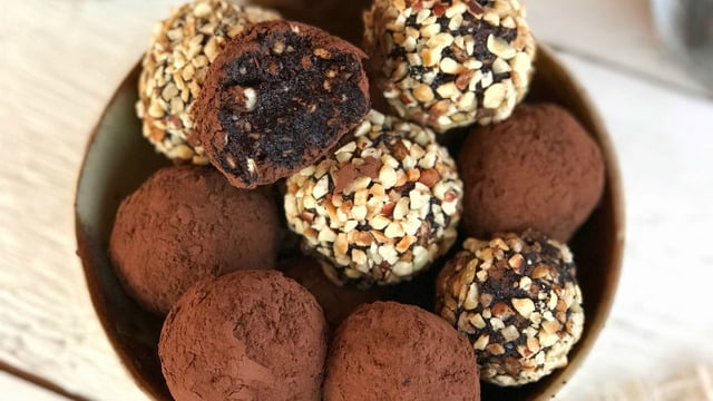 3 Malzemeli: Pratik Çikolata Topları