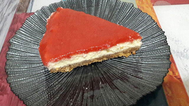 Enfes Bir Lezzet Yolculuğu: Çilekli Cheesecake