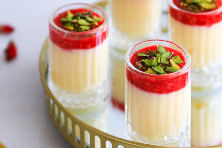 Frambuaz Soslu Muhallebi Tarifi