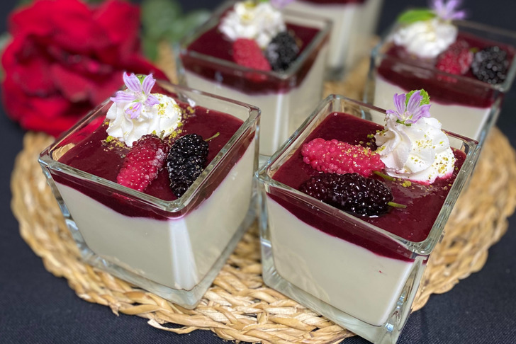 Orman Meyveli Panna Cotta Tarifi