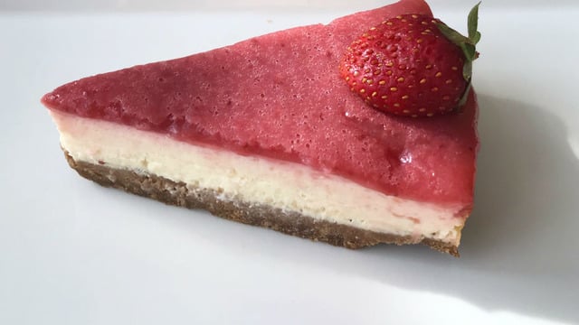 Yeni Favorimiz: Kremasız Çilekli Cheesecake