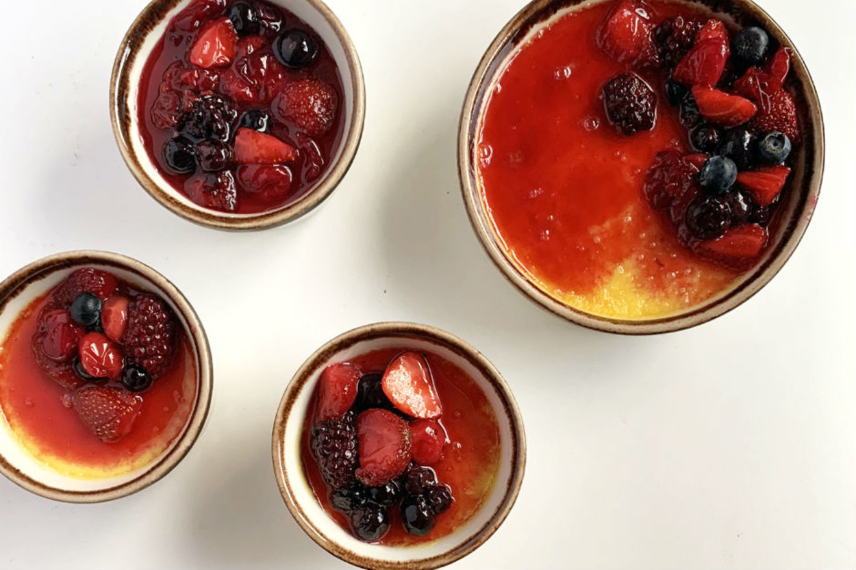 Yaz Esintili: Orman Meyveli Creme Brulee