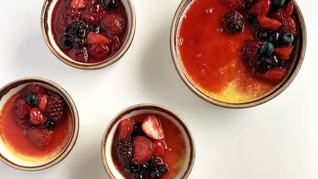 Yaz Esintili: Orman Meyveli Creme Brulee