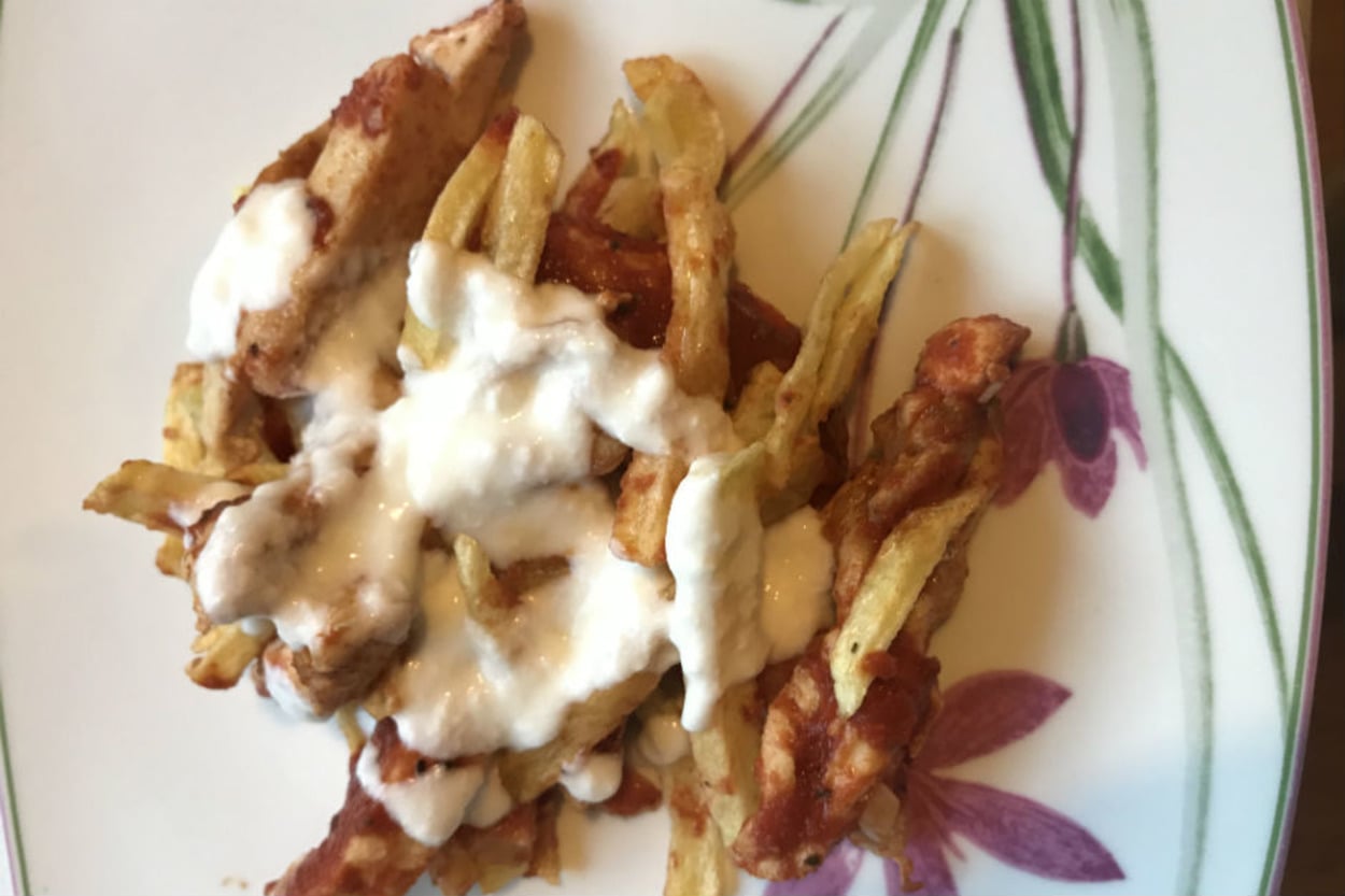 En Doyurucu Yemek: Domates Soslu Tavuklu Çökertme Kebabı