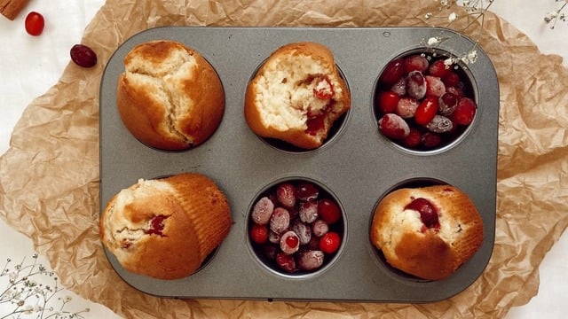 Tatlı Ekşi Aroma Dolu: Kızılcıklı Muffin