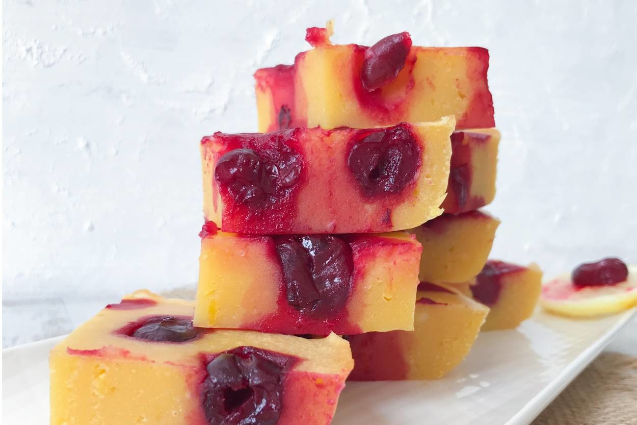 Brownie'ye Rakip: Beyaz Çikolatalı Limonlu Blondie