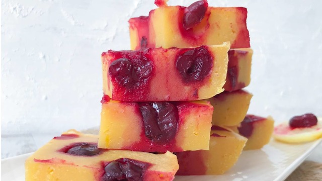 Brownie'ye Rakip: Beyaz Çikolatalı Limonlu Blondie