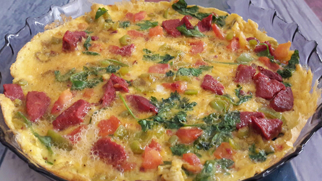 Kahvaltılar Şenlensin: Sebzeli Sucuklu Omlet