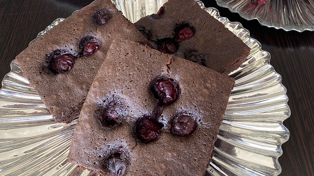 Herkes Bayılacak: Vişneli Brownie