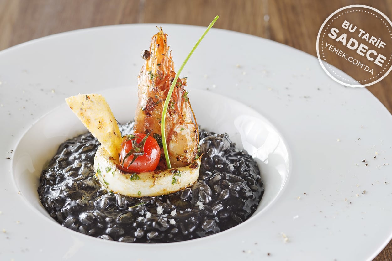 Izaka Restaurant'tan: Mürekkep Balıklı Risotto (Risotto Al Nero Di Seppia)