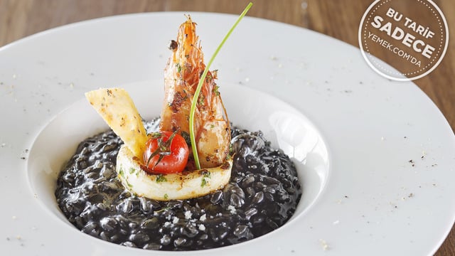 Izaka Restaurant'tan: Mürekkep Balıklı Risotto (Risotto Al Nero Di Seppia)