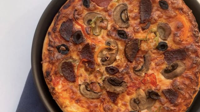 Evdeki Malzemelerle: Mantar ve Sucuklu Pizza
