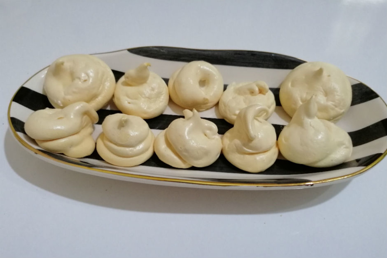 Tatlı Atıştırmalık: Beze