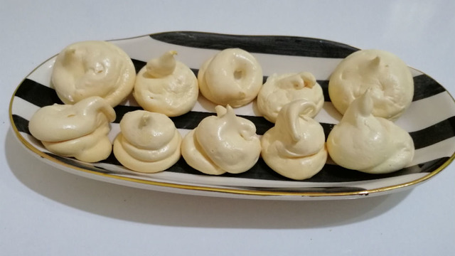 Tatlı Atıştırmalık: Beze