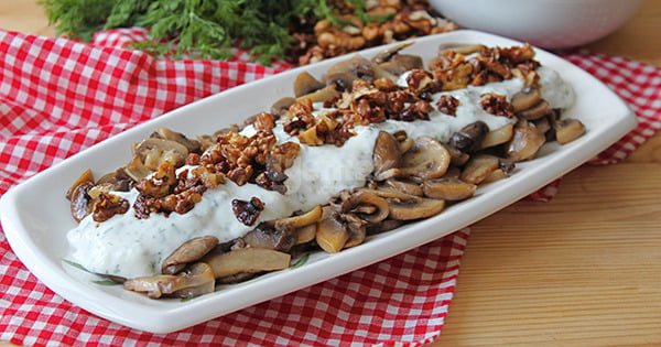 yogurtlu-cevizli-mantar-salatasi-adim-5