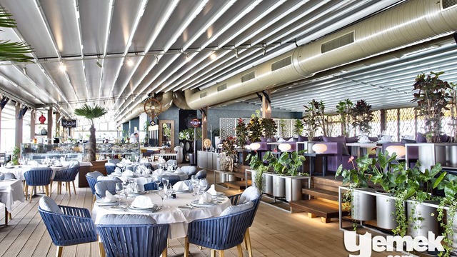 Izaka Restaurant: Boğaza Karşı Dört Farklı Konsept, Tek Adres
