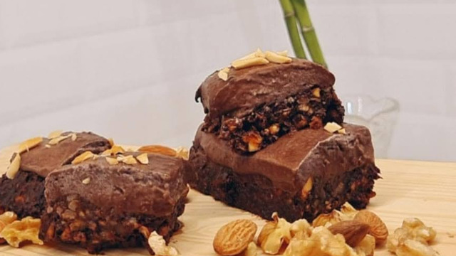Glutensiz: Pişmeyen Fit Brownie