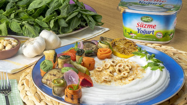 Yaz Sebzeleriyle: Süzme Yoğurtlu Izgara Sebzeler