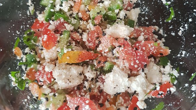 Farklılık Arayanlara: Lor Salatası
