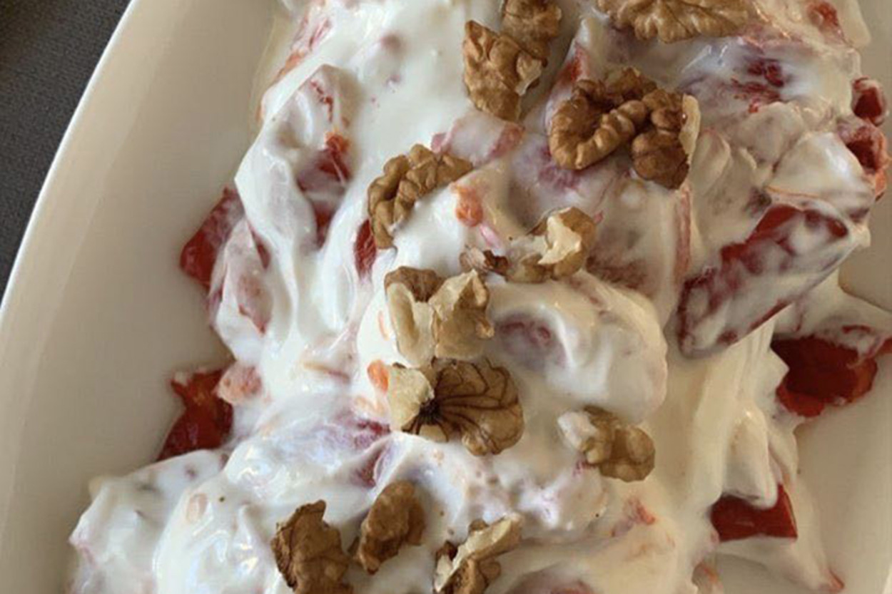 Sofraların Şahı: Kırmızı Köz Biber Salatası