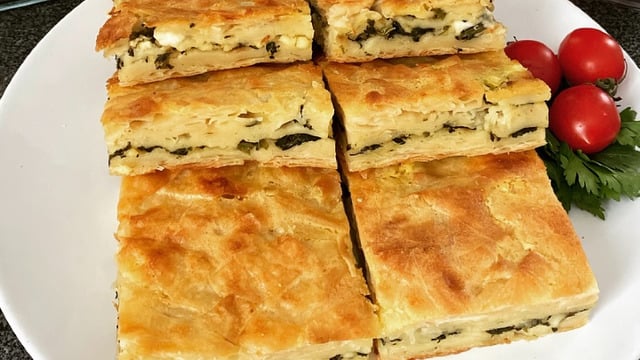 Su Böreği Tadında: Ispanaklı Peynirli Kırpık Börek