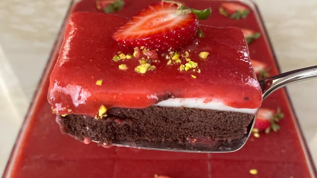 Aroması Eşsiz: Kakaolu Çilekli Yaz Pastası