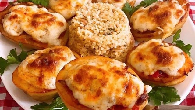 Enfes Beşamel Sosuyla: Patates Karnıyarık