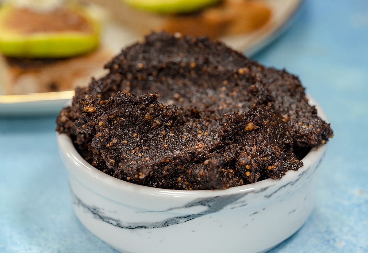 Kahvaltıda İştah Açar: İncirli Zeytin Ezmesi Tarifi