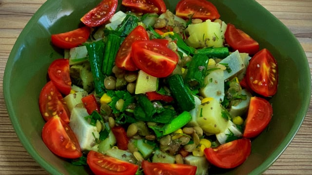Sağlık Deposu: Chia Tohumlu Enginar Salatası
