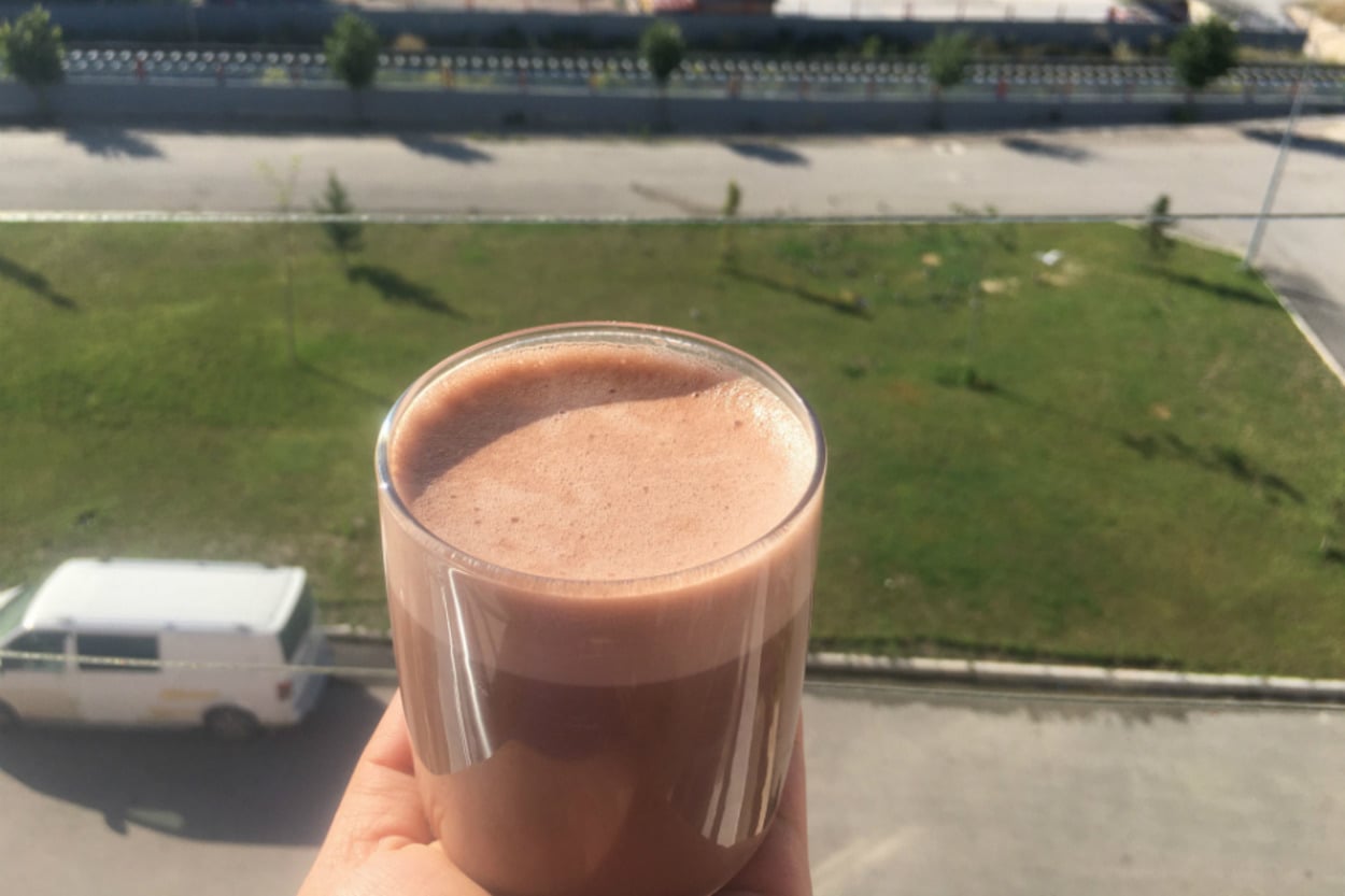 Besleyici Lezzet: Kakaolu Badem Sütü