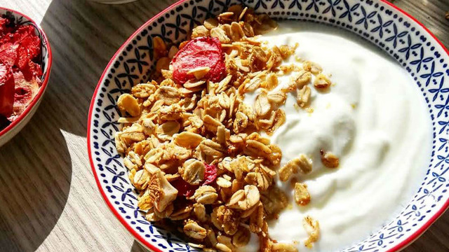 Böylesi Çok Pratik: Tavada Granola