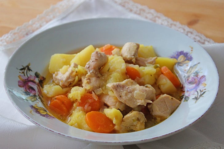 Tavuk Yahnisi Tarifi