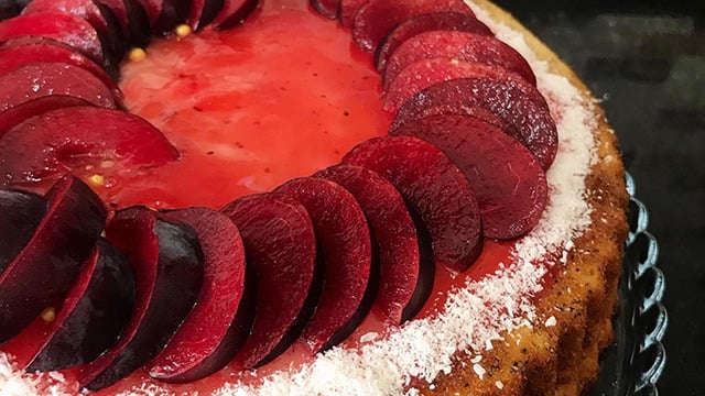 Damaklarda Yer Eden: Çilekli Erikli Tart