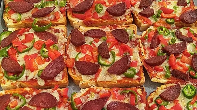 Sabah Kahvaltılarına: Üşengeç Pizzası