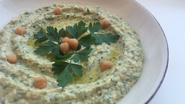 Çok Pratik: Maydanozlu Humus