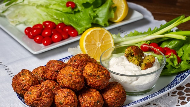 Orijinaline En Yakın Lezzetiyle: Falafel Yapımının Püf Noktaları