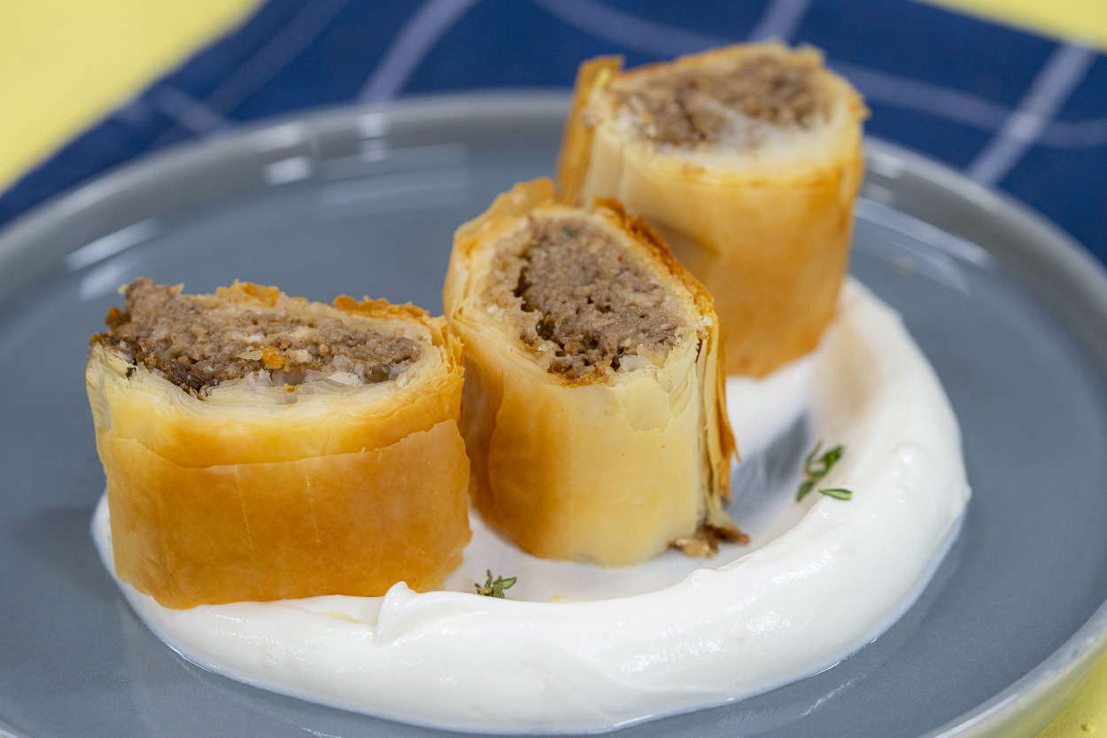Sunumuyla Olay Yaratır: Patlıcanlı Mantarlı Strudel Börek