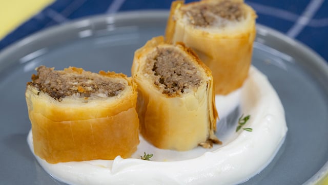 Sunumuyla Olay Yaratır: Patlıcanlı Mantarlı Strudel Börek