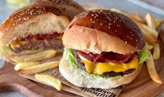 Öyle Böyle Değil: Ev Yapımı Gurme Hamburger