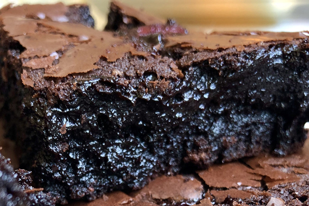 Enfes Bitter Kokusuyla: Vişneli Brownie