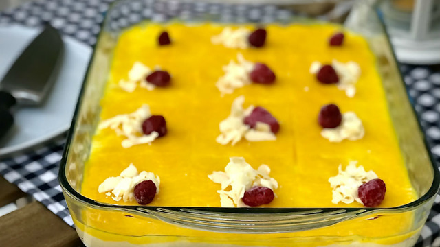 Ferahlık Garantili: Limon Soslu Brownie