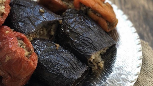Akşam Yemeklerine: Ekşili Kuru Dolma