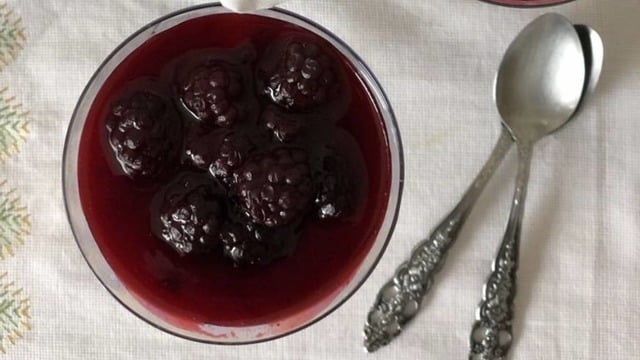 Enfes Görünümüyle: Damla Sakızlı Böğürtlenli Cup