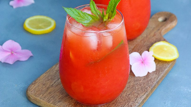 Yazı Serinleten: Çilekli Limonata