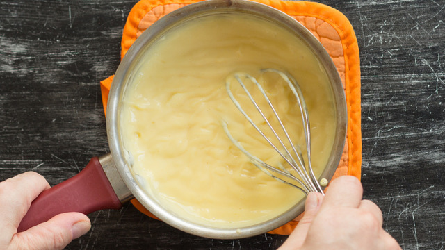 Pastanelerdekilerden Çok Daha Nefis: Profiterol Kreması Nasıl Yapılır?